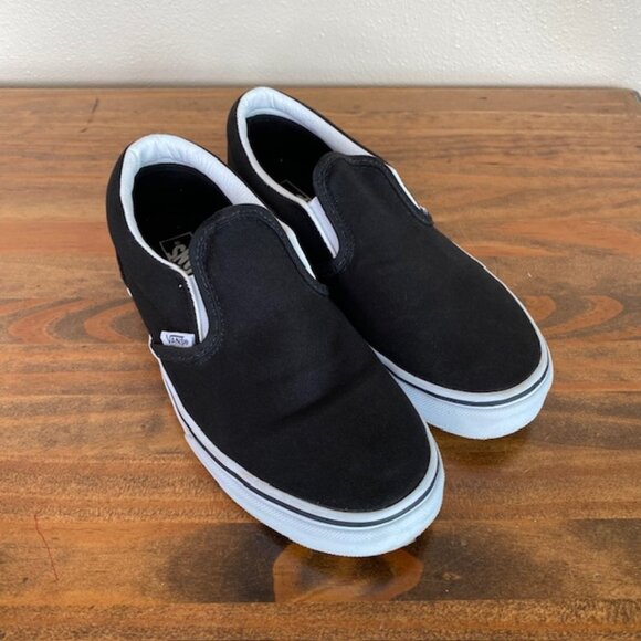 Vans Shoes - Vans Black Slip-on Sneakers - Size 6